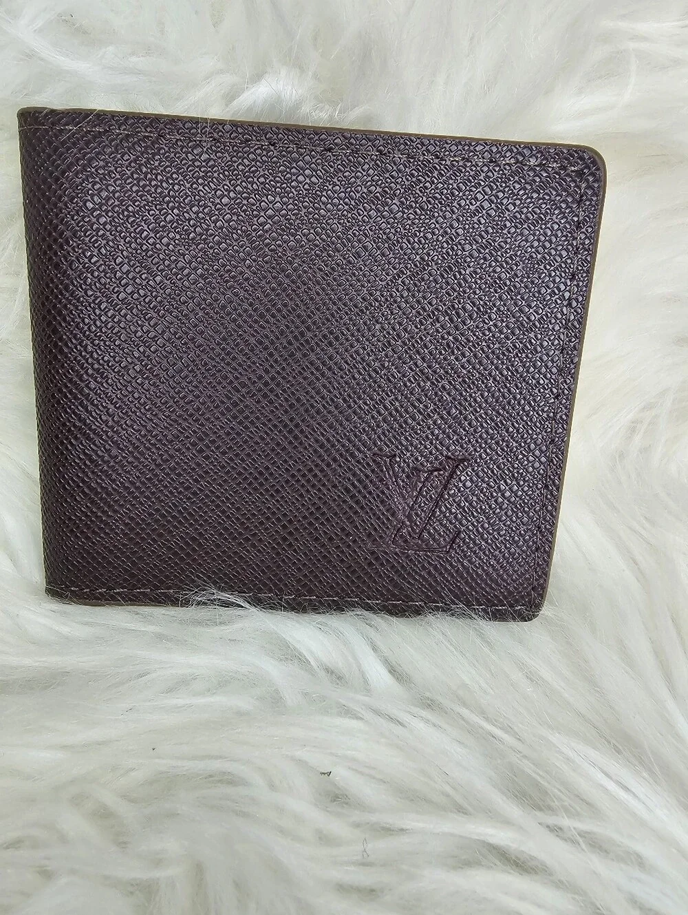 Men's Textured Leather Bifold Wallet - Deep Plum